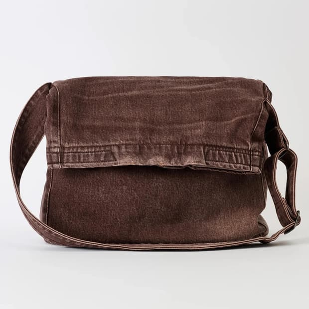 아워레가시 26ss 슬링백/브라운