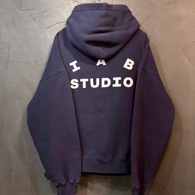 [L] IAB STUDIO 아이앱 스튜디오 후드티