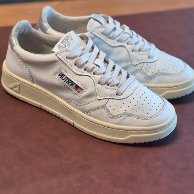255-260(40)오트리 메달리스트 로우 스니커 
