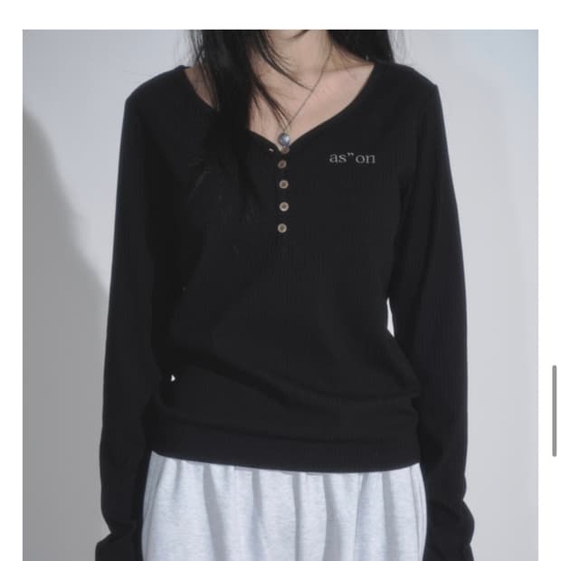 WISH RIBBED BUTTON TEE