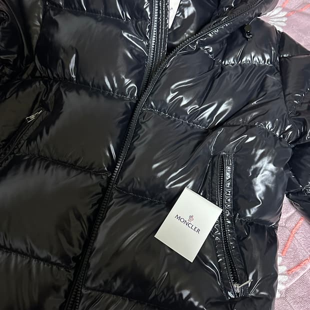 몽클레어 에크린스 22fw 4사이즈 블랙