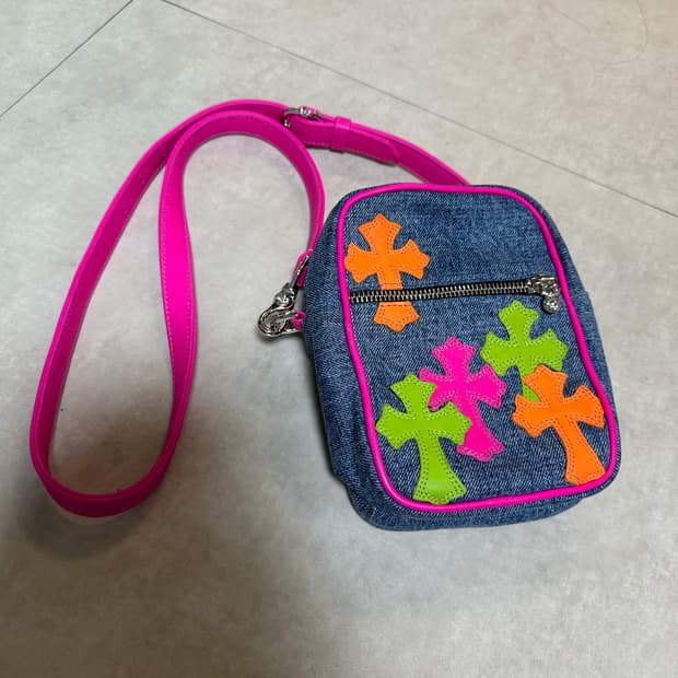 크롬하츠 레더 패치 멀티컬러 타카백 크로스백