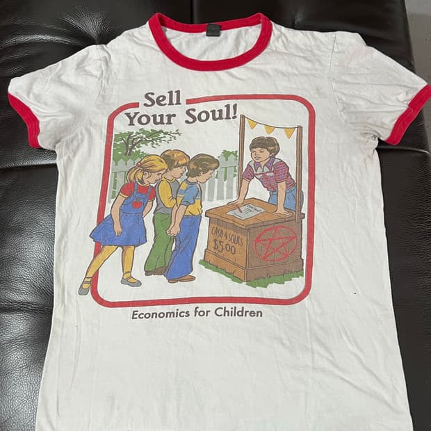 Usa Sell Your Soul!' 그래픽 링거티