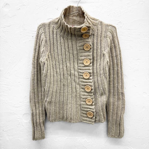 apuweiser-riche 버튼 가디건