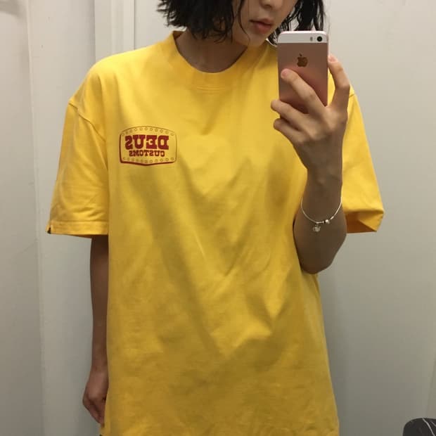 데우스 버클업 반팔 티셔츠