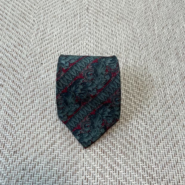 니나리치 페이즐리 넥타이