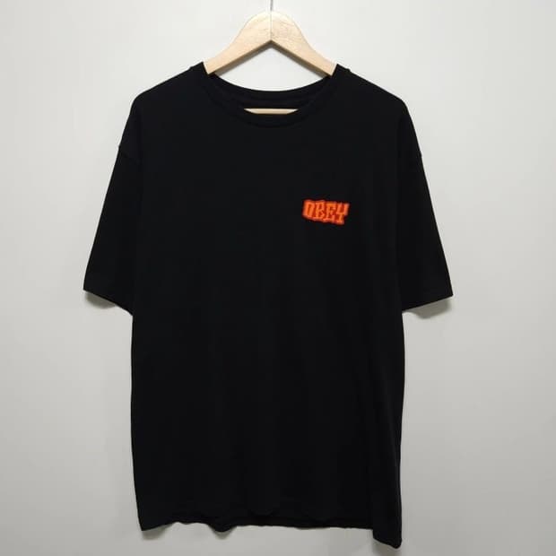 100~105 OBEY 오베이 반팔 티셔츠 블랙 아이즈 빅로고