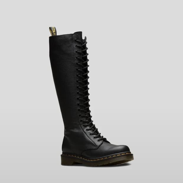닥터마틴 부츠 20홀 230사이즈