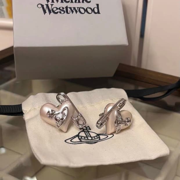 급처) 비비안웨스트우드 핑크 하트 귀걸이