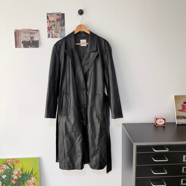 [85] 스튜디오톰보이 페이크레더 가죽코트