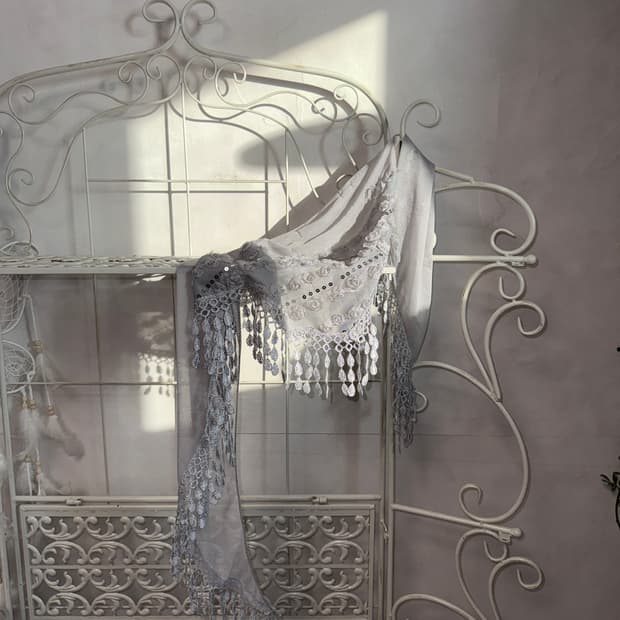 Mute gray rose lace scarf