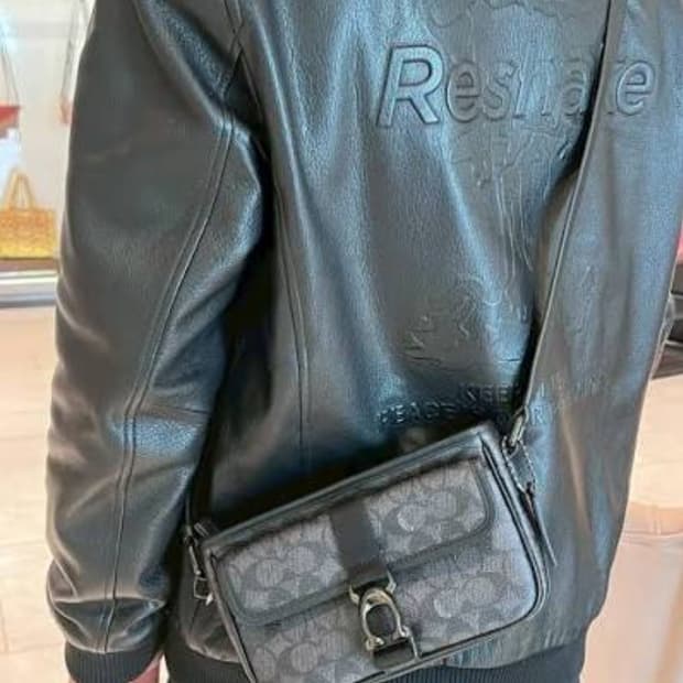 (새상품) 코치 시그니처 버클 크로스백