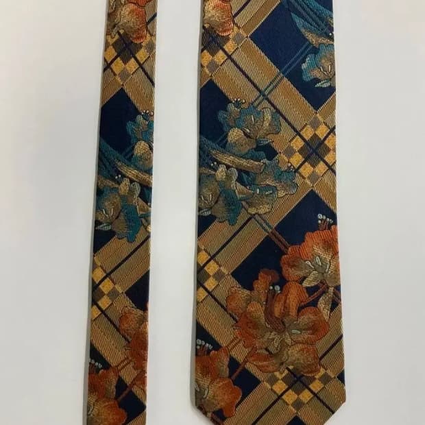 입생로랑 넥타이