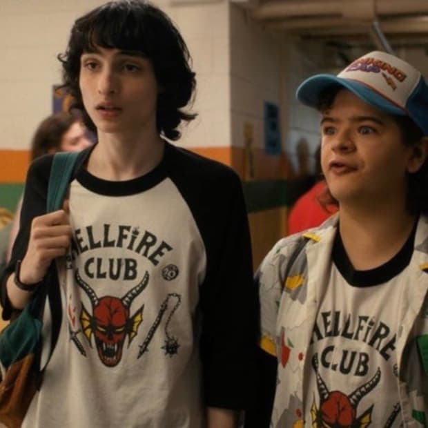 넥플릭스 기묘한이야기 헬파이어 클럽 티셔츠