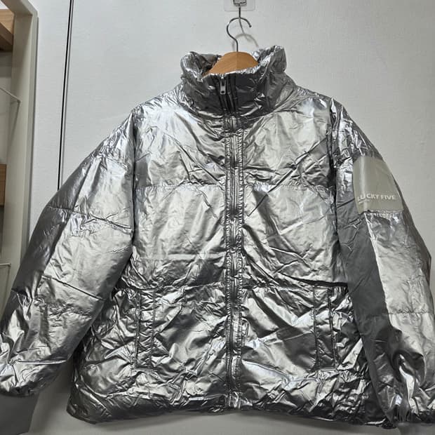 럭키파이브 실버메탈릭 글로시 샤이니 푸퍼 패딩 점퍼 free 박시 힙합