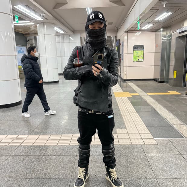 EKAM 시그니처 사선집업 변형하이넥 램스킨 레더 자켓