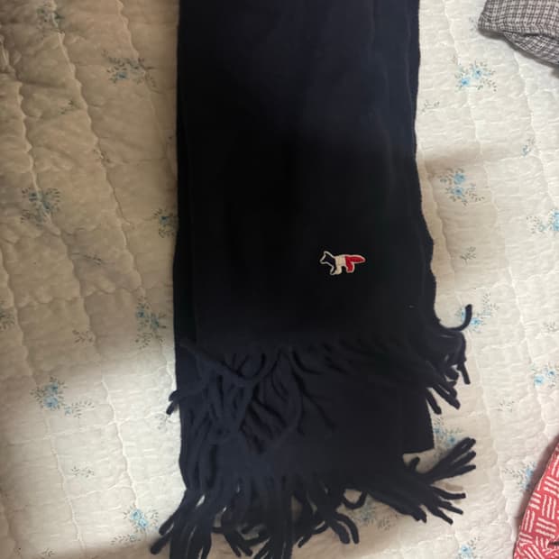 메종 키츠네 트라이컬러 폭스 울 머플러 네이비