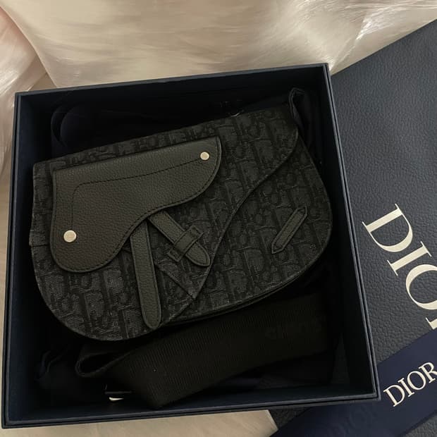 디올 오블리크 메신저 새들백 블랙 가방