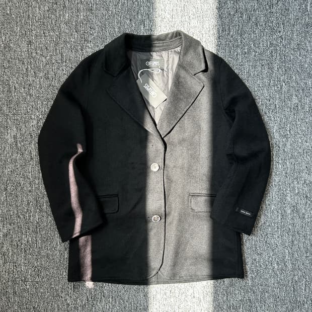 오프리미츠 블랙 울 코트