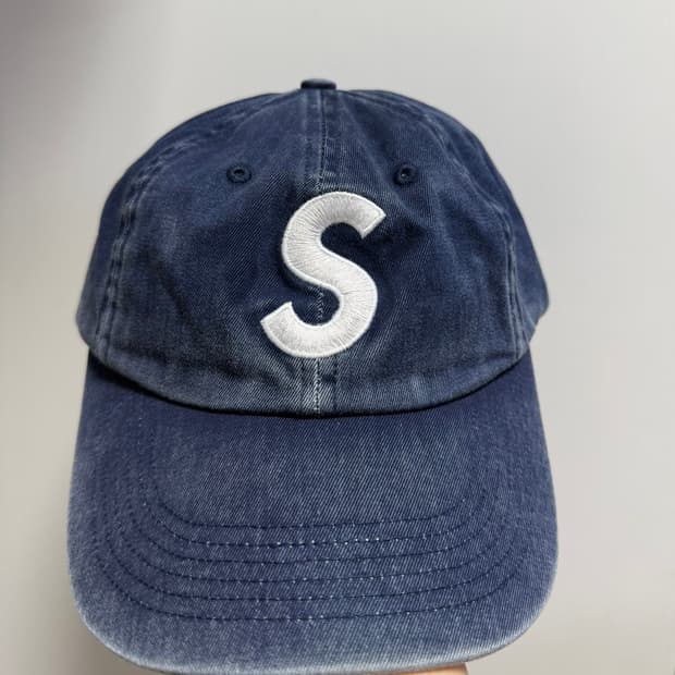 Supreme pigment print S logo cap 판매합니다