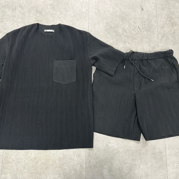 ZARA 자라 옴므플리세 플리츠 남성 반팔,긴팔 세트 블랙 M 오늘만 이
