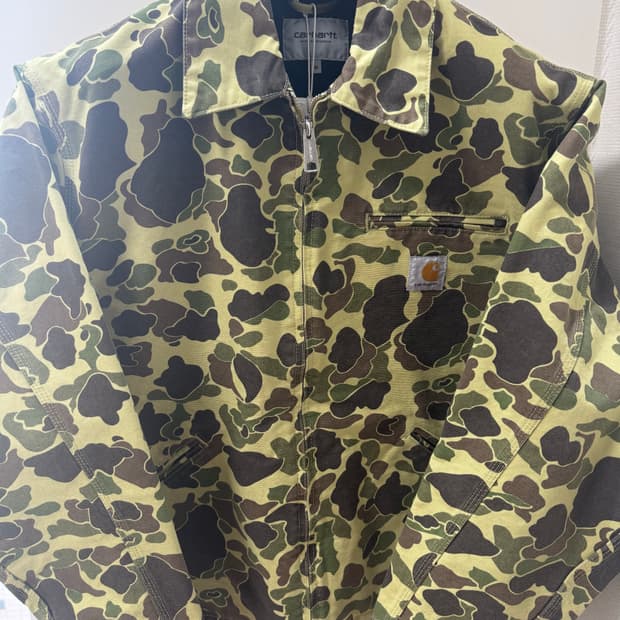칼하트WIP 디트로이트 자켓 카모 덕그린