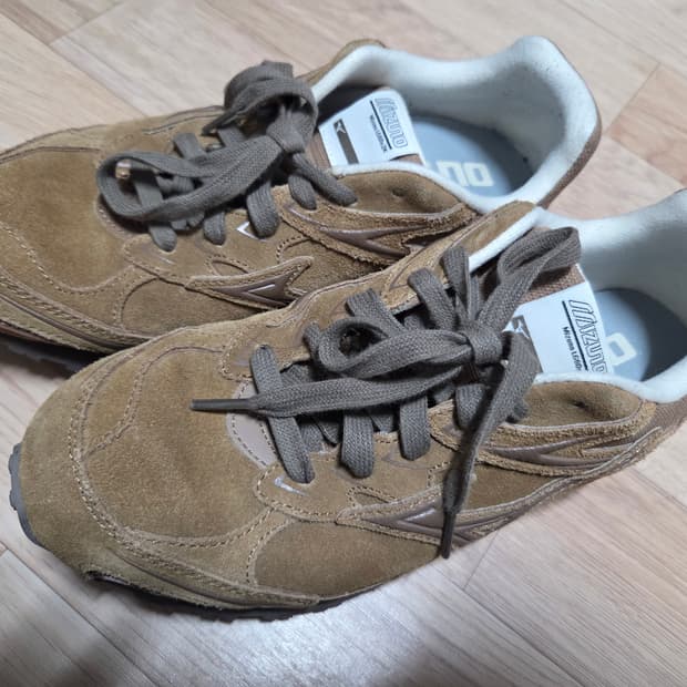 미즈노 LG 60S 2K 브라운 255 팝니다