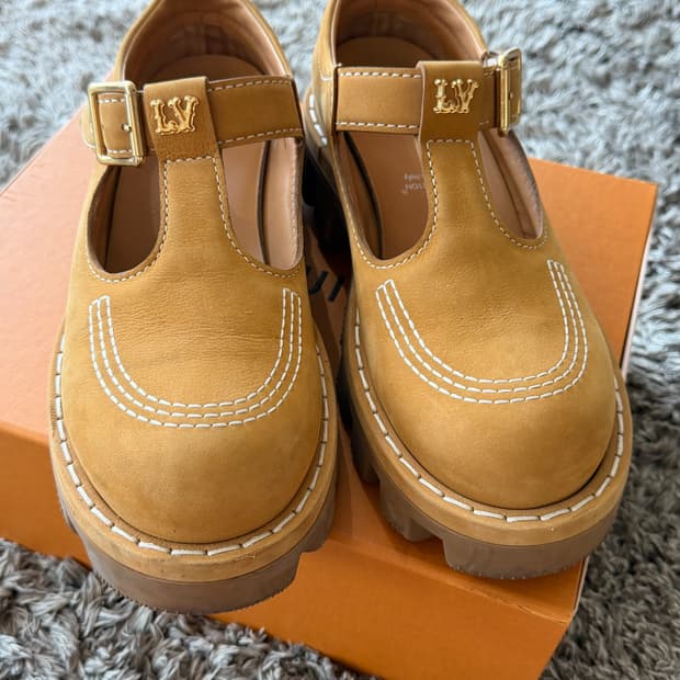 루이비통 LV 체커 메리제인 25시즌 Size 7