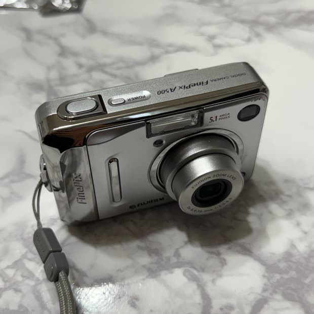 후지필름 Finepix a500 실버 디카