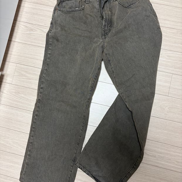 디스이즈네버댓 레귤러진 브라운