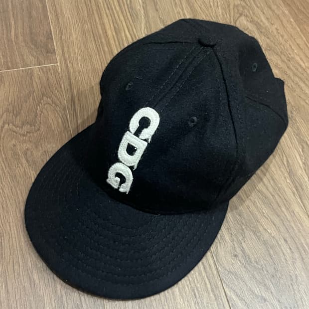 지디 착용 꼼데가르송 CDG 이벳필드 플란넬 볼캡 F