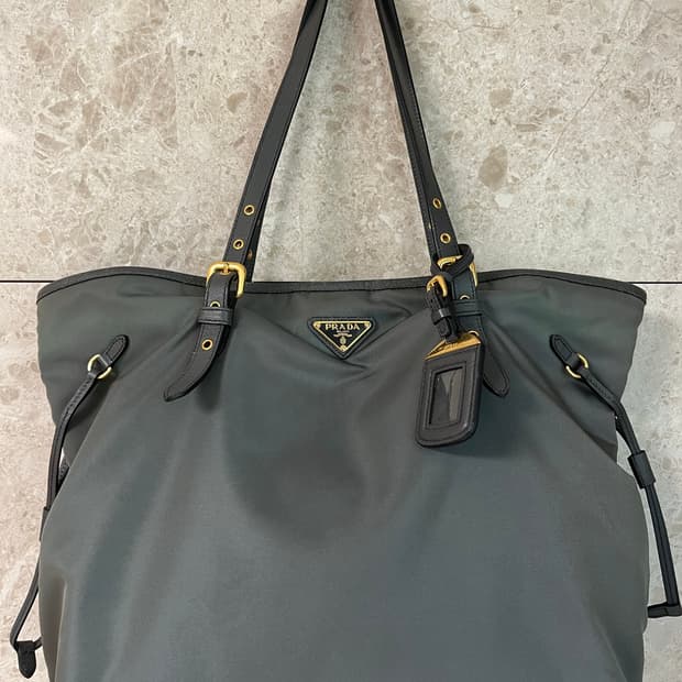 프라다 포코노 토트백 (그레이) 정품 보증서 있음