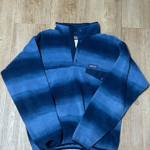 파타고니아 신칠라 스트라이프 풀오버 남성 m