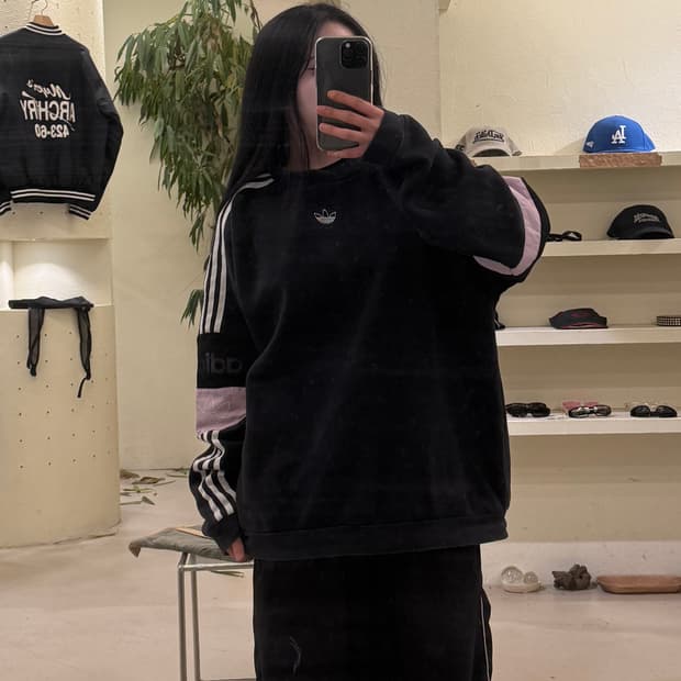 아디다스 오리지널스 3스트라이프 맨투맨 U420