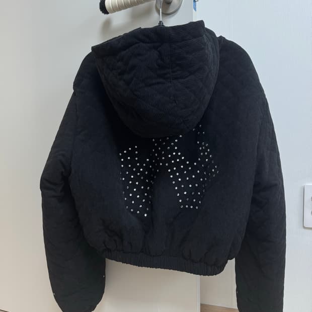 L.E.E.Y 큐빅 퀄팅 스웨이드 숏패딩 OS