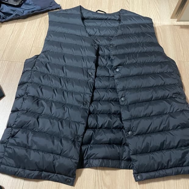 지오다노 경량조끼패딩 L사이즈