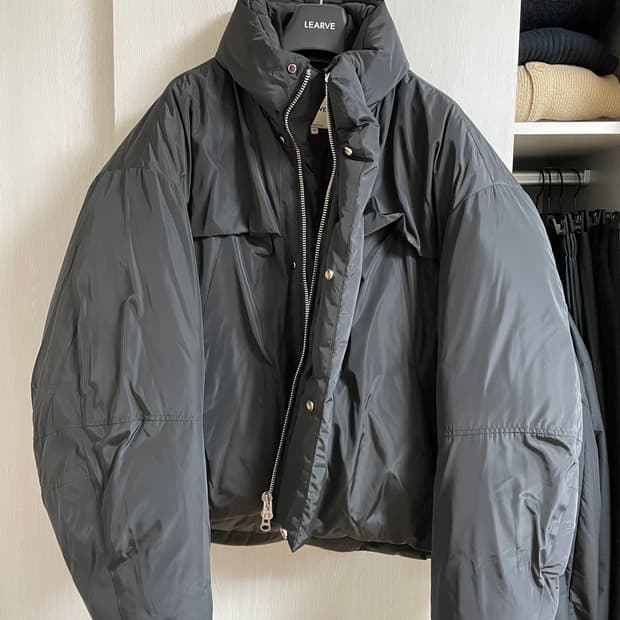 르아브 오브제 커브드 푸퍼 패딩 M