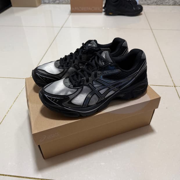 아식스 x 어보브 더 클라우즈 GT-2160 블랙 건메탈