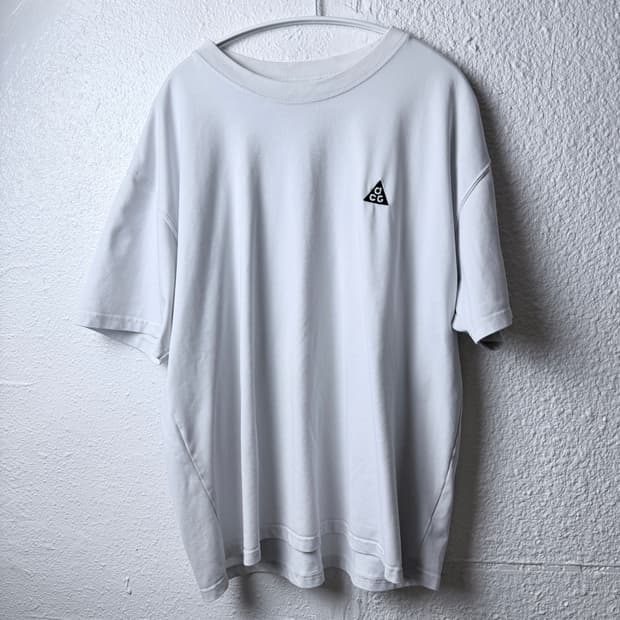 나이키 ACG 써마핏 자수로고 반팔티셔츠