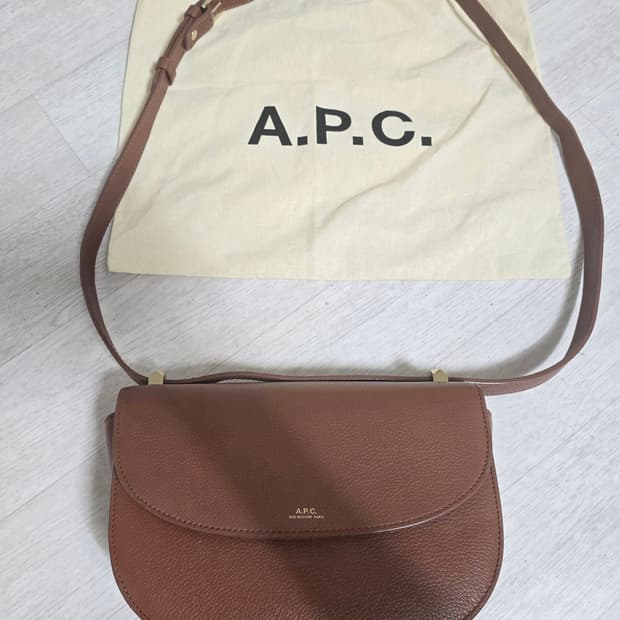 (정품) 아페쎄 APC 제네바백 (명품 크로스백 여자 가방)