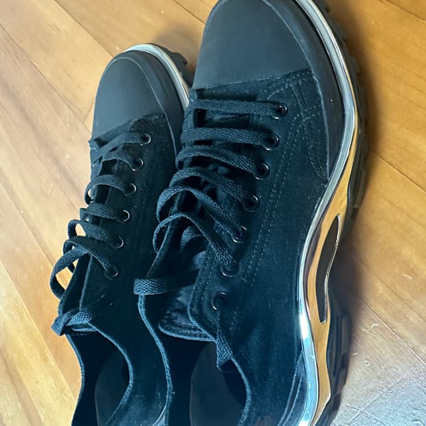 아디다스 라프시몬스 뉴러너 270 블랙 크롬