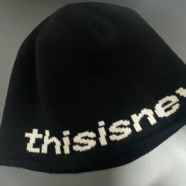 디네뎃 SP-Logo No Cuff Beanie Black 