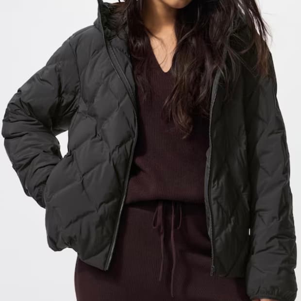 유니클로 퍼프테크 여성 경량패딩