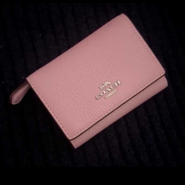 코치 핑크 지갑(오늘까지만 판매)