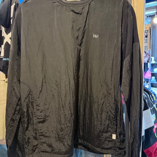 노매뉴얼 블랙 나일론 웜업