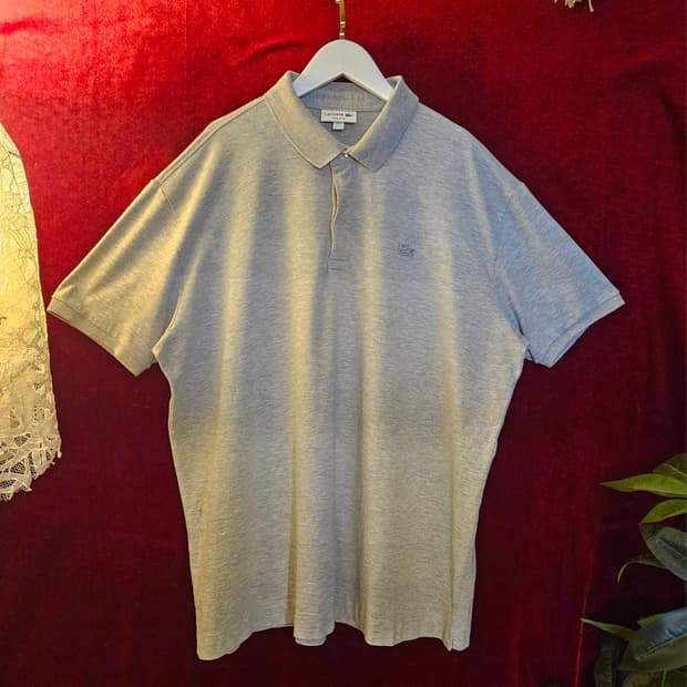 라코스테(LACOSTE) 그레이 패치 레귤러핏 반팔 카라티 XL