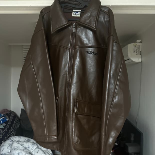 아디디스 가죽자켓