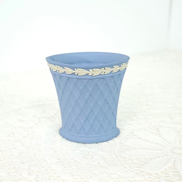 [영국엔틱] 웨지우드 제스퍼웨어 페일블루 체크 베이스 화병