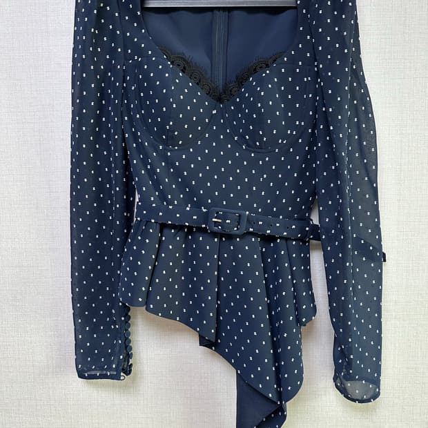 self-portrait 셀프포트리트 플레어 블라우스(잠깐착용)