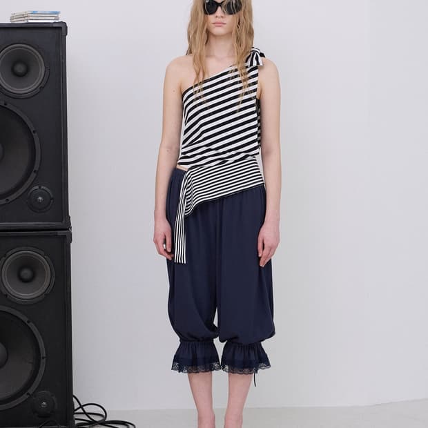 ASYMMETRIC STRIPE TOP (BLACK)